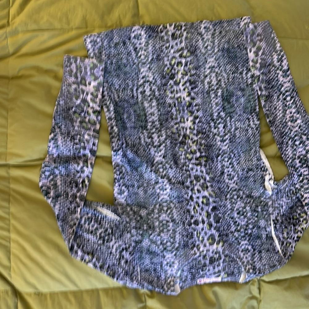 Snake skin print shirt. XS. Very flattering.